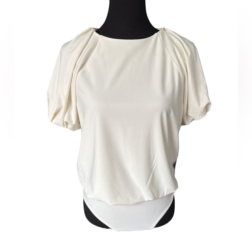 NWT Express Ivory Crewneck Puff Sleeve Bodysuit, Size Medium, Closet Stapel - Picture 4 of 9